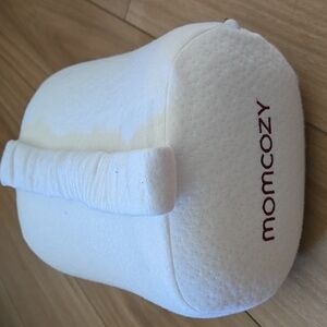 Momcozy White Home Bedding Pillow